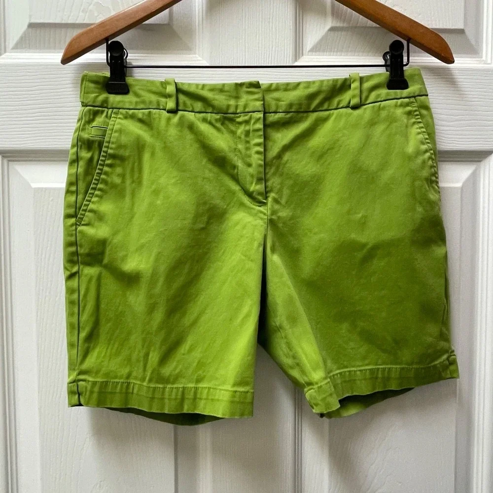 Talbots Women's Petite‎ 4P Green Flat Front Chino Shorts Cotton Blend Stretch